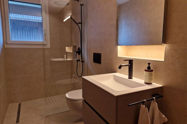 badezimmerrenovation-11814222189-AACE-05FB-1110-E0C22F603C80.jpg