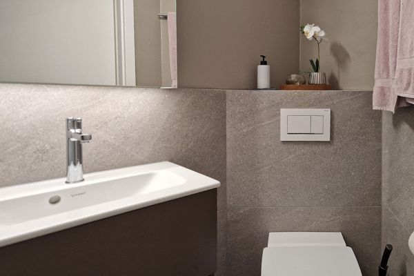 badezimmerrenovation-124313FC293-CD66-D279-A618-50949471D3D3.jpg